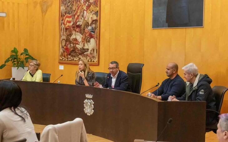 Benidorm ampliará la señalización de prohibición para circular en vías peatonales a patinetes y bicicletas 