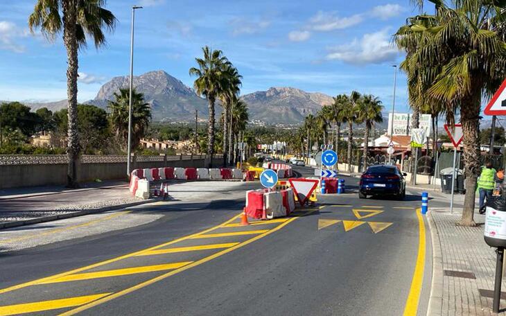 Benidorm crea una rotonda provisional en el cruce de Severo Ochoa con Camí dels Torrers para mejorar el tráfico rodado 