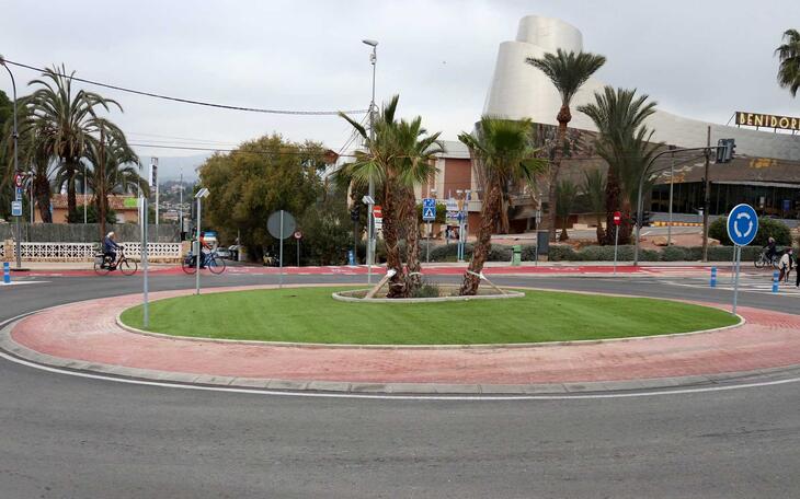 Benidorm recibe 440.000 euros de la Diputación para actuaciones de señalización horizontal en las calles de la ciudad