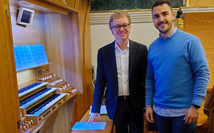 Gabriele Giacomelli y el concejal de Cultura, Jaime Jesús Pérez.