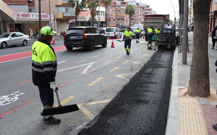Benidorm finaliza las obras de Beniardá con el asfaltado y pintura de la avenida y sus adyacentes