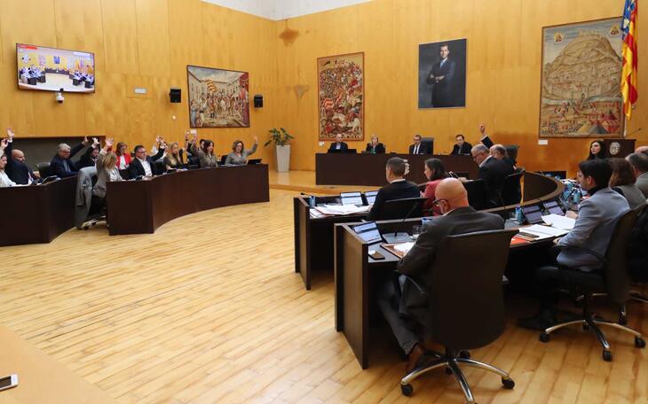 Benidorm aprueba el presupuesto de 2024 que asciende a 141,6 millones, de los que más de 22 millones se destinarán a inversiones