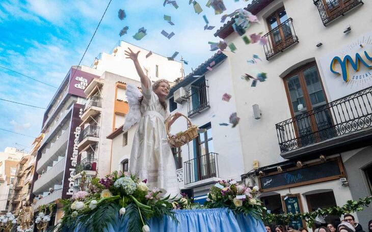 Laia Zamora, Reina Infantil de las FMP 2024, ha recitado los versos.