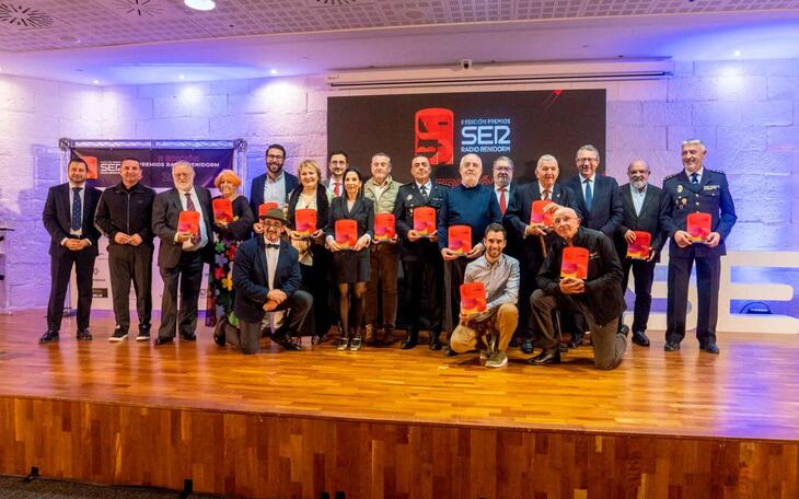 La Cadena SER reconoce la labor de la Policía Local de Benidorm con el Premio a la Solidaridad