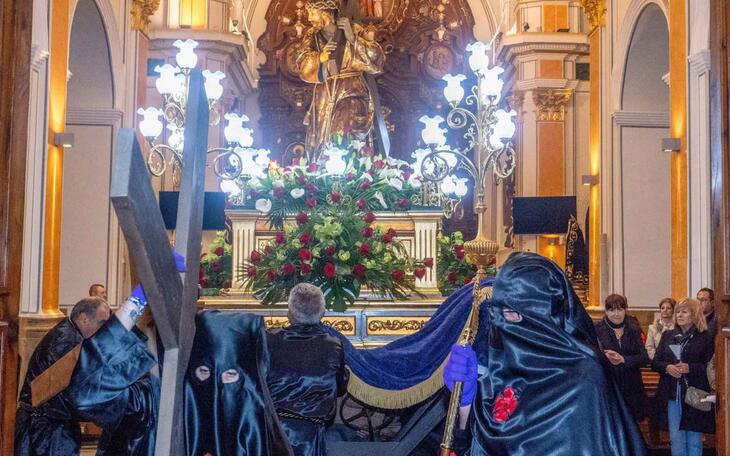 Devoción y tradición en la procesión del Jesús Nazareno de Benidorm