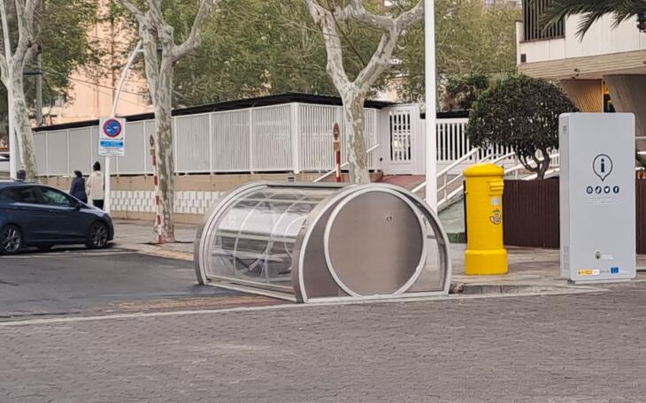 El PSOE critica que los nuevos aparcabicis instalados hace dos meses siguen sin estar operativos