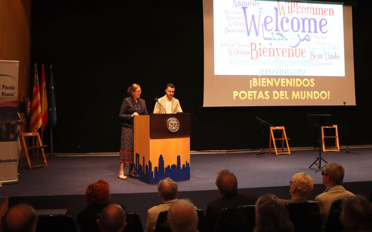 Benidorm inaugura el V Festival Internacional de Poesía, que se celebrará hasta el viernes  