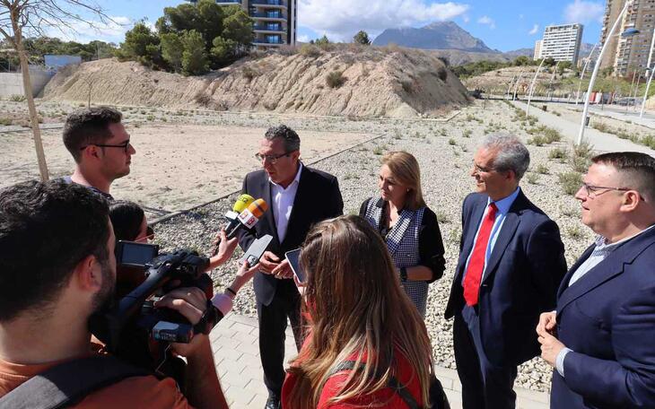 Visita a la parcela para las viviendas públicas protegidas