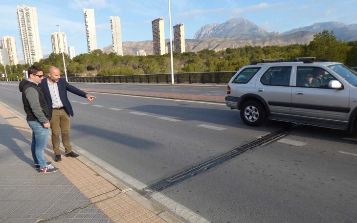 Benidorm sustituye las juntas de dilatación del puente sobre el barranco de Xixo para terminar con las molestias a los vecinos