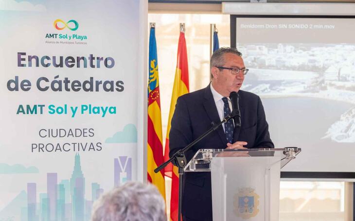 El Encuentro de Cátedras de Turismo de la AMT muestra los avances de Benidorm en movilidad y los expone como casos de éxito  