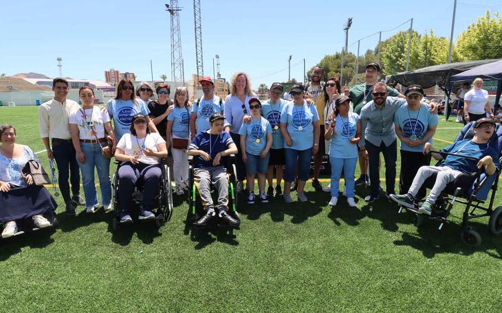 La ciudad deportiva Guillermo Amor acoge los 24º Juegos Deportivos Adaptados que culminan con la entrega de medallas y la comida de hermandad