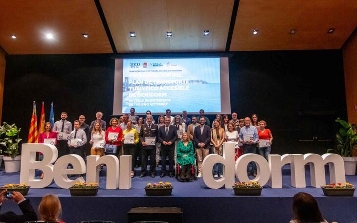 Benidorm presenta un plan pionero de transporte turístico accesible para consolidarse como destino cien por cien inclusivo 