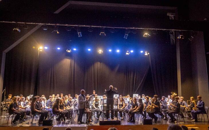 Alumnos del conservatorio de Benidorm estrenan ‘l’Aventura del Dr. Balmis’ en su fin de curso
