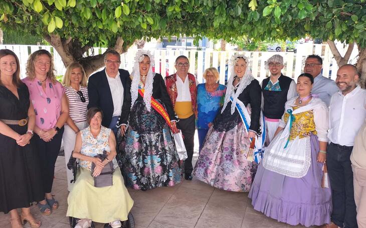 Les Fogueres de Sant Joan llegan al centro ‘Pepa Esperanza’