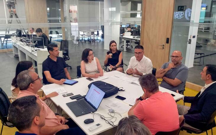 Benidorm impulsará un Plan Director de Agua Regenerada para generalizar su uso para riego y baldeo en toda la ciudad