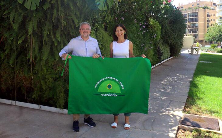Benidorm revalida la Bandera Verde y vuelve a superar los datos de reciclaje de vidrio en verano 