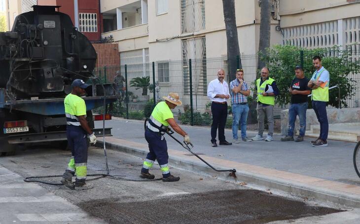 Benidorm inicia el asfaltado del barrio Els Tolls que culminará las obras de renovación de las redes de saneamiento y pluviales  