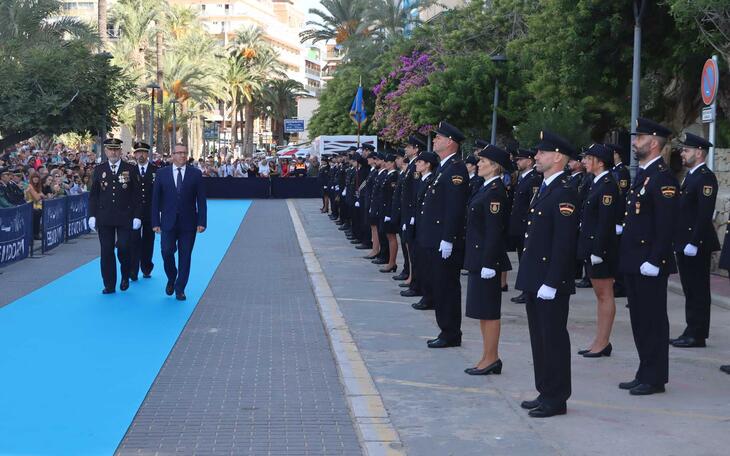 Benidorm conmemora el Día de la Policía Nacional con un acto solemne en el Paseo de Colón