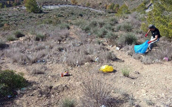 Benidorm realiza una limpieza intensiva en Serra Gelada y Punta Llisera
