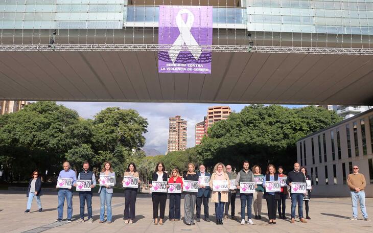 Benidorm expresa su condena por el último crimen machista confirmado cometido en Estepa (Sevilla) 