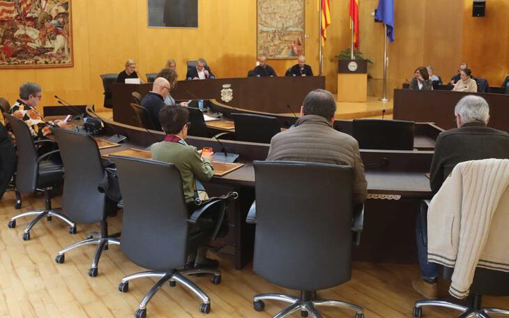 El Ayuntamiento mejorará la iluminación de la zona de juegos infantiles de l’Aigüera durante el horario de apertura del parque 