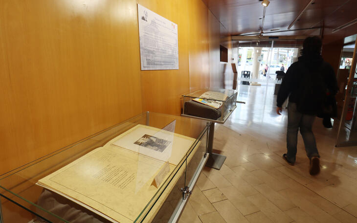 La Biblioteca repasa el vínculo del poeta Vicent Andrés Estellés con Benidorm