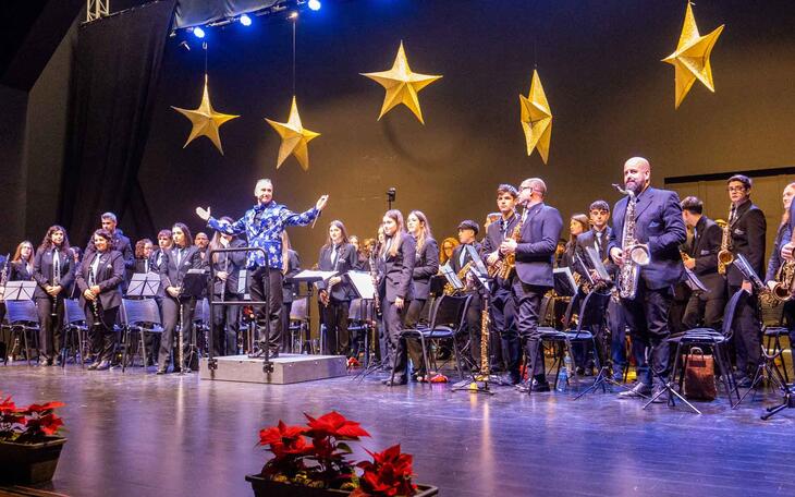Gala de Navidad solidaria con Aspanion de Societat Musical La Nova de Benidorm
