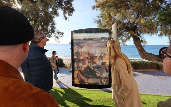 Benidorm inaugura la muestra fotográfica ‘Las luces de la ciudad’ del cántabro Agustín Martín