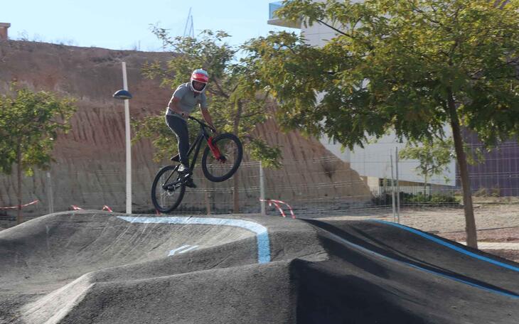 Benidorm pone en marcha el primer circuito de ‘pumptrack’ infantil
