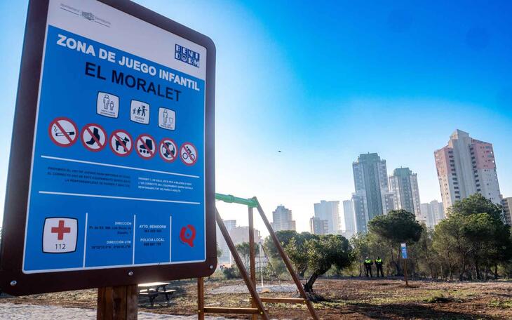 Benidorm finaliza la instalación de dos nuevas tirolinas en el Moralet e incorporará otra área de calistenia 