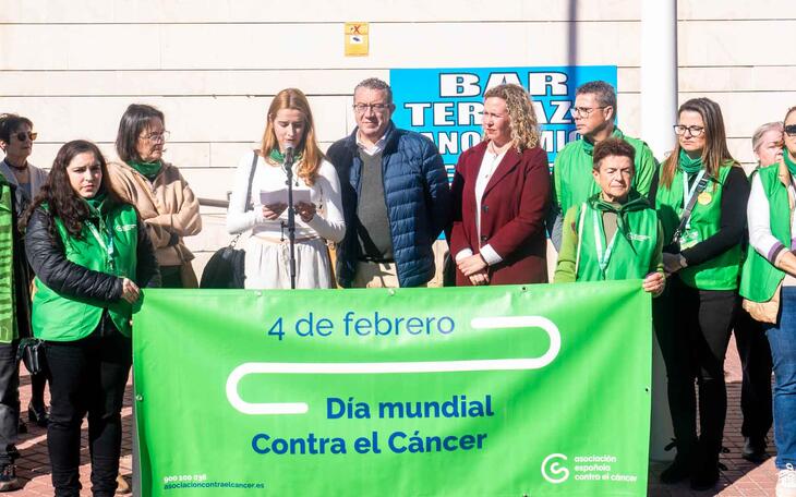 Benidorm conmemora el Día Mundial contra el Cáncer.