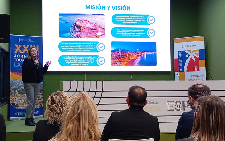 Las Tourist Info de Benidorm, premiadas por la aplicación de Navilens en folletos turísticos