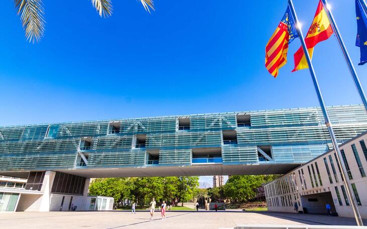 El Ayuntamiento de Benidorm convoca dos plazas de herrero y una de carpintero