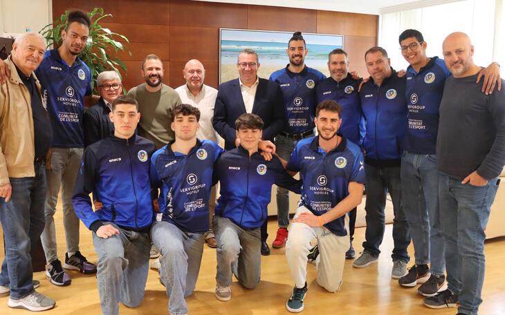 Toni Pérez traslada el apoyo de la ciudad al Servigroup Playas de Benidorm ante la fase de ascenso a la Superliga Masculina de Voleibol