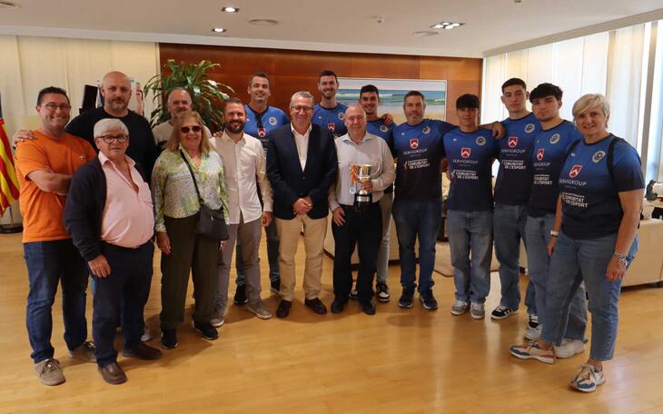 El alcalde recibe al Servigroup Playas de Benidorm tras su ascenso a la Superliga masculina de voleibol