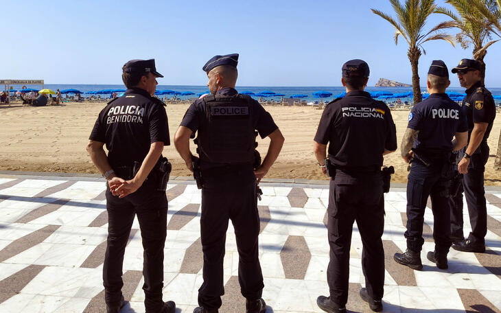 Policías nacionales de Francia se desplazan a Benidorm para colaborar en la ‘Operación Verano’