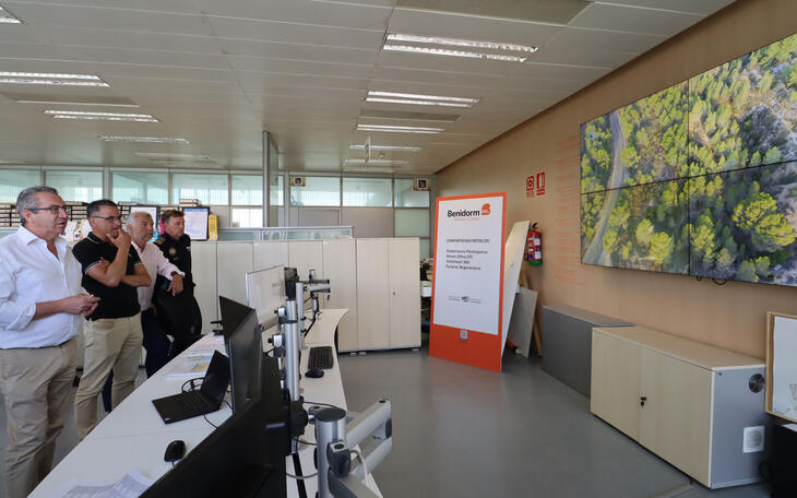 Benidorm limpia el tramo urbano de los barrancos ante la llegada del otoño para prevenir los efectos de posibles gotas frías