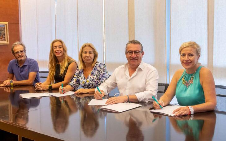 Benidorm renueva el convenio con la protectora de animales.