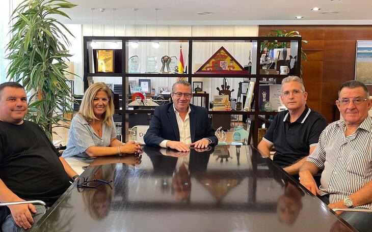La nueva Junta de Cofradías anticipa al alcalde sus próximos proyectos 