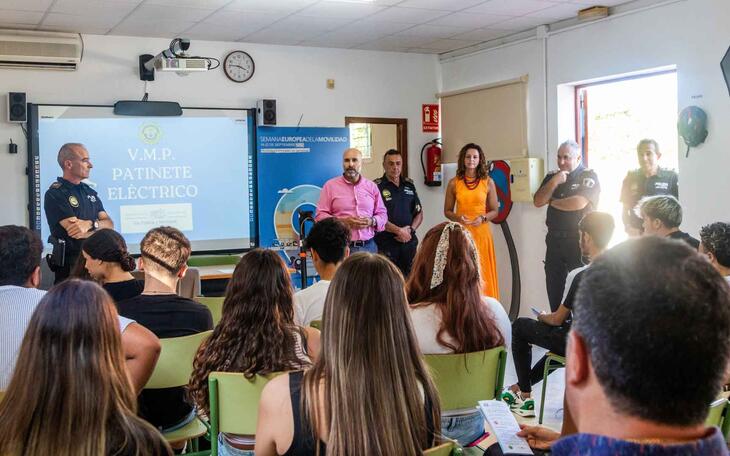 450 patinetes retirados de la vía pública y trasladados al depósito municipal en Benidorm por infringir la Ordenanza de Movilidad