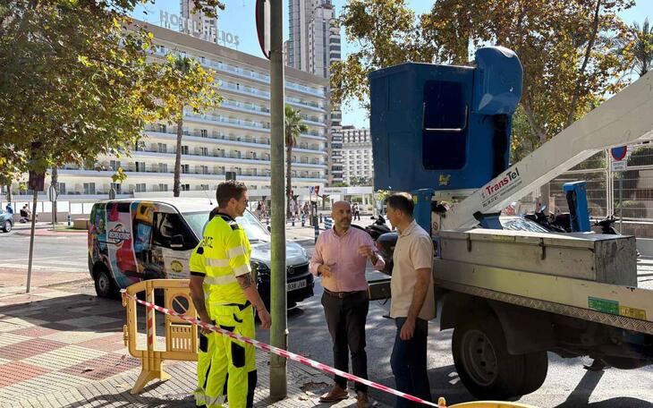 Benidorm testea la seguridad y mejora la conservación de 200 farolas