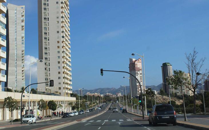 Benidorm adjudica el contrato para implantar la red de agua regenerada en Poniente