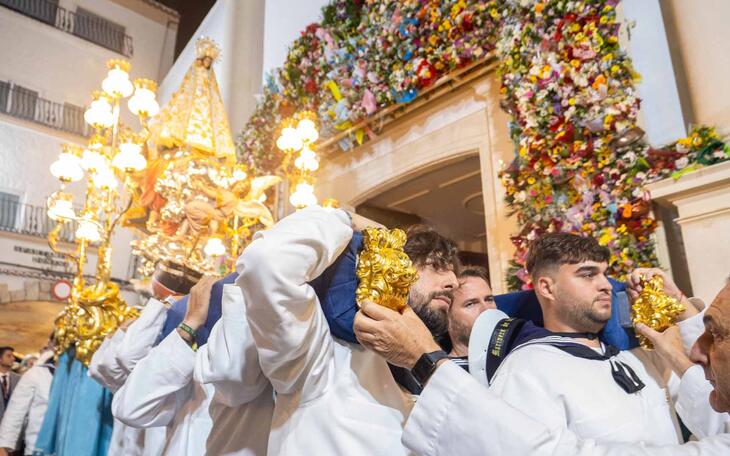 Procesión en honor a la Mare de Déu del Sofratge.