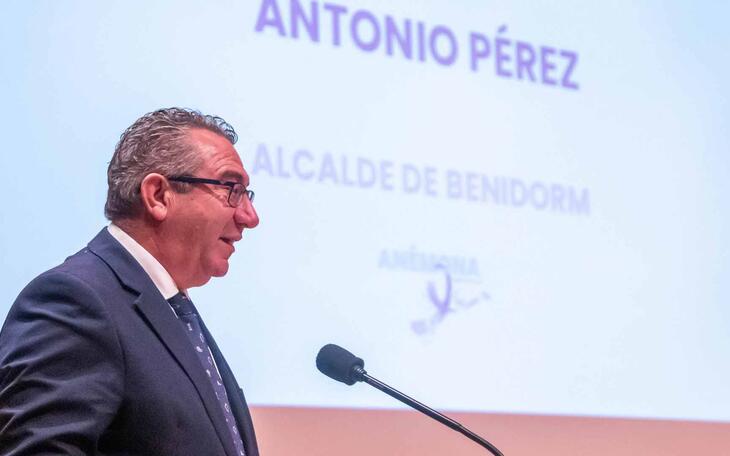 Toni Pérez durante su intervención en el II Congreso de Anémona.