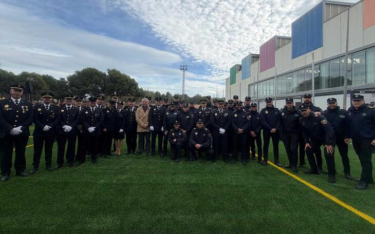 Paiporta reconoce a 46 agentes de la Policía Local de Benidorm por “su destacada labor en las tareas de rescate y ayuda” durante la DANA
