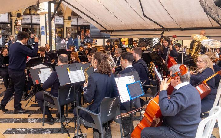 Gomez Parra dirige a la Banda Juvenil de la UMB.