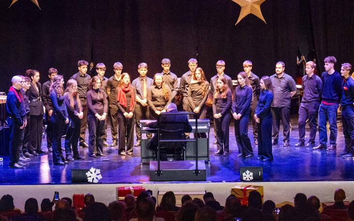 Los alumnos del Conservatorio de Música de Benidorm felicitan las fiestas con su Concert de Nadal