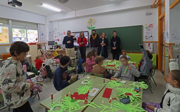 Una treintena de escolares de 3 a 12 años participan en la ‘Escuela de Navidad’ de Benidorm