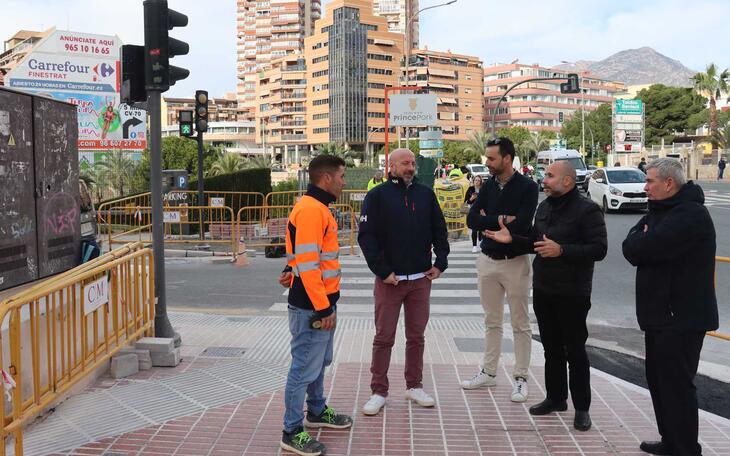 Ayuntamiento y ONCE, de la mano en la obra de mejora de la accesibilidad en la avenida Alfonso Puchades 