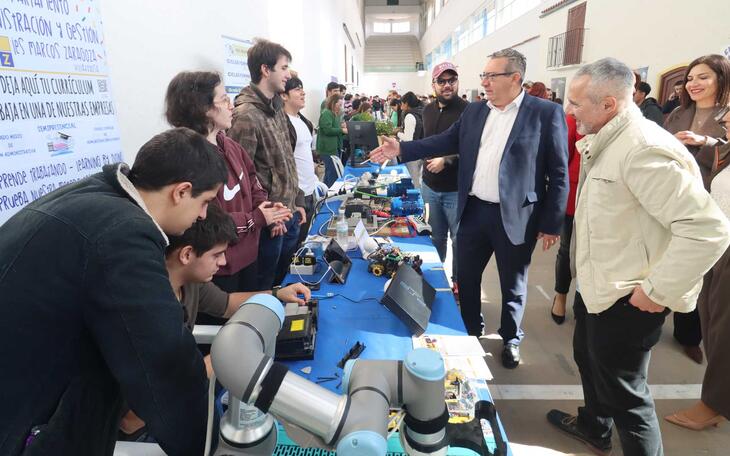 Más de un millar de estudiantes participan en Feria Educativa y de Formación Profesional de Benidorm